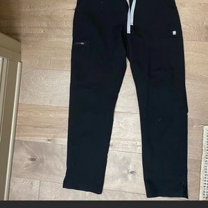 Womens Figs Yola Skinny Scrub pants. Size small, color black!